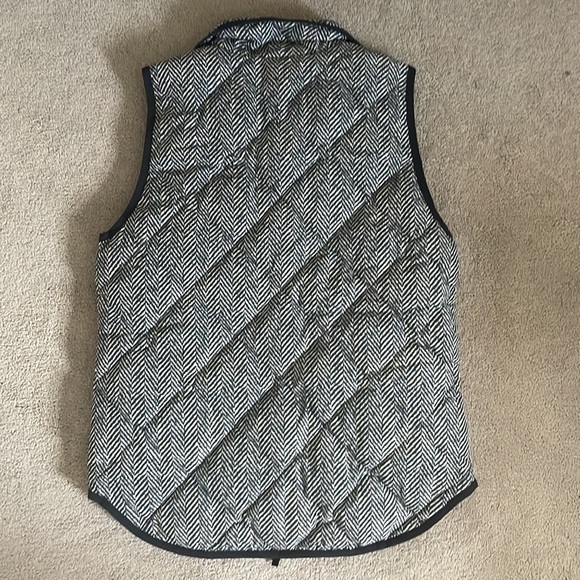 J Crew Quilted Vest - Picture 2 of 3